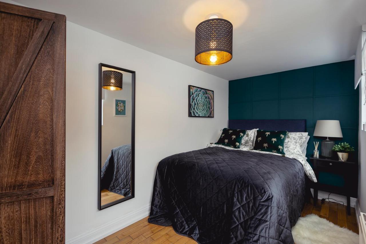 Apartment Lovely 2br Ap Just Moments Away From *