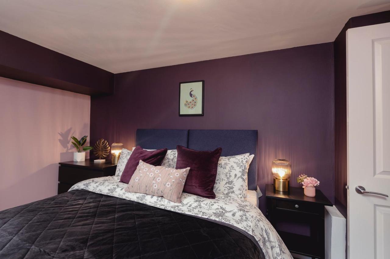 Lovely 2br Ap Just Moments Away From *