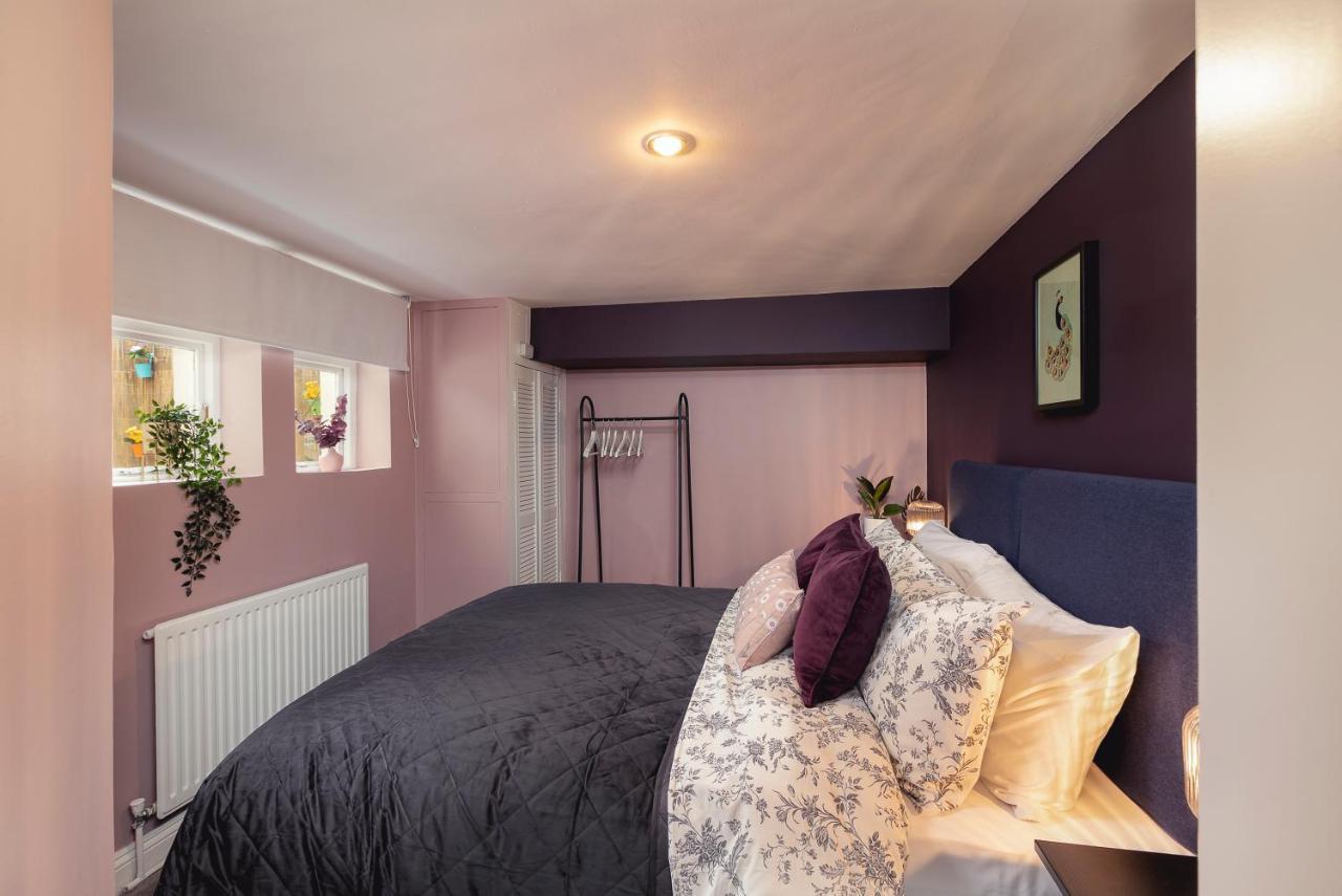 Lovely 2br Ap Just Moments Away From *